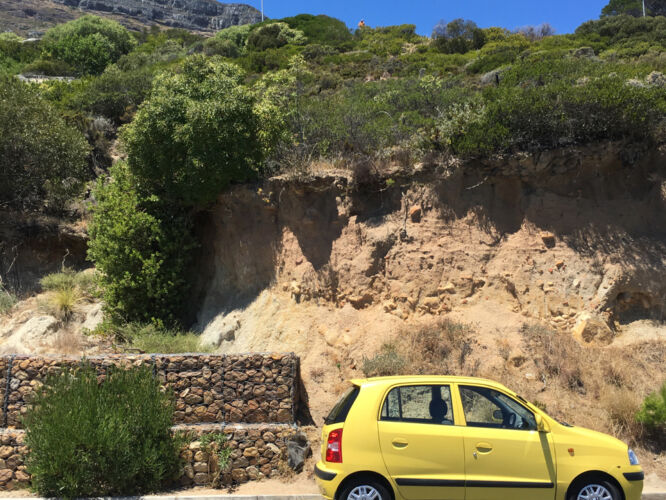 Big mountain little car