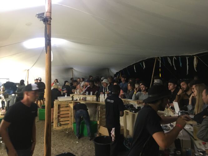 Bar tent