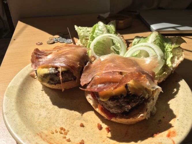 Ostrich burgers w/ prosciutto